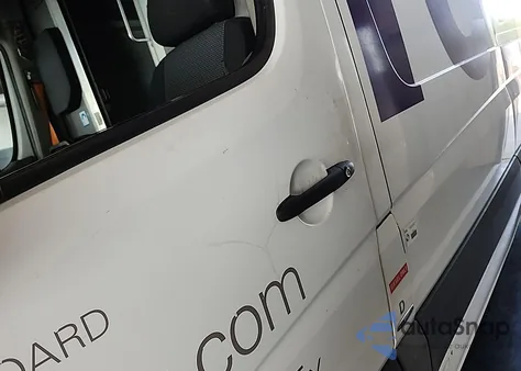 2011 Mercedes-Benz Sprinter 2500 High Roof из США, поврежденный, VIN WD3PE8CB0B5587487